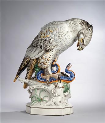 Arthur Storch (1870-1947), großer Adler mit Schlange, Entwurf: 1921, Ausführung: Aelteste Volkstedter Porzellanmanufaktur - Jugendstil u. angewandte Kunst d. 20. Jahrhunderts