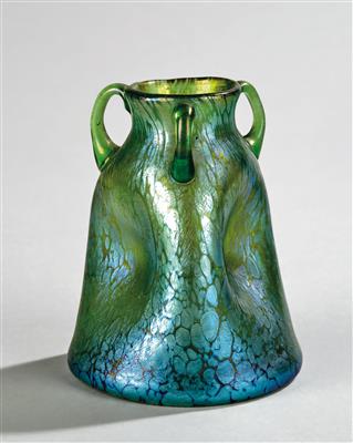 A small vase with three handles, Johann Lötz Witwe, Klostermühle, 1900 - Jugendstil e arte applicata del XX secolo