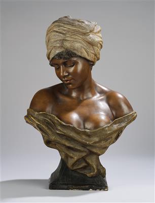 Lévéque, August Maurice/ Thiele, a female bust (“Mohrin”) with turban looking to the right, model number: 1341, designed in c. 1898, executed by Wiener Manufaktur Friedrich Goldscheider, by 1910 - Jugendstil e arte applicata del XX secolo