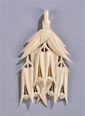 An ivory pendant, attributed to Dagobert Peche, probably Wiener Werkstätte, c. 1919 - Jugendstil e arte applicata del XX secolo