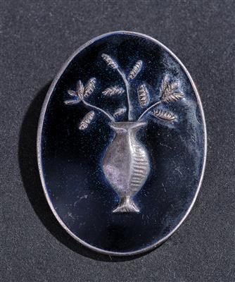 A brooch featuring a vase with flowers, in the manner of Vally Wieselthier and Dagobert Peche, Wiener Werkstätte, c. 1920 - Jugendstil and 20th Century Arts and Crafts