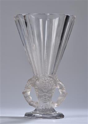 A vase “fauns”, model number: 1062, model: 24 July 1931, executed by René Lalique, Wingen-sur-Moder - Jugendstil and 20th Century Arts and Crafts