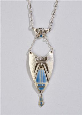 A pendant with chain, attributed to Georg Kleeman, Pforzheim, c. 1905 - Jugendstil e arte applicata del XX secolo