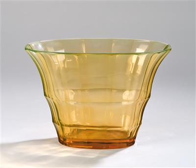 A bowl, attributed to Josef Hoffmann, probably executed by Meyr’s Neffe Adolf, c. 1917 - Jugendstil e arte applicata del XX secolo