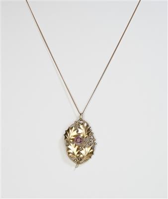A pendant with stylised foliate décor, berries and an amethyst, Theodor Fahrner, Pforzheim, c. 1914 - Jugendstil and 20th Century Arts and Crafts