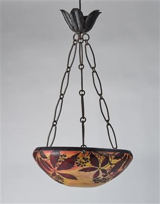 A ceiling lamp with wild vine decoration, Daum, Nancy, c. 1910 - Jugendstil e arte applicata del XX secolo