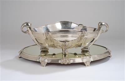 A large jardinière with two handles and a mirrored tray, Court Jewellers Wolfers Frères, Brussels and Court Jewellers and Purveyors to the Imperial and Royal Court Gebrüder Friedmann, Berlin, by c. 1934 - Secese a umění 20. století