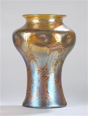 A large vase, Johann Lötz Witwe, Klostermühle, 1898 - Secese a umění 20. století