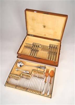 A large 60-piece silver cutlery set in a portable wooden case with lateral handles, J. C. Klinkosch A. W., Vienna, by May 1922 - Jugendstil e arte applicata del XX secolo
