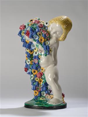 Michael Powolny, Putto mit Blumen ("Frühling"), WK Modellnummer: 60, Entwurf: um 1907, Ausführung: Gmundner Keramik, um 1919 - Jugendstil und angewandte Kunst des 20. Jahrhunderts