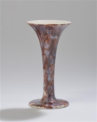 Michael Powolny, vase (“Blumenvase, No 221”), model: c. 1909, model number: 221 - Jugendstil e arte applicata del XX secolo