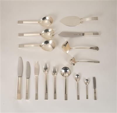 Oscar Gundlach-Pedersen, a 96-piece silver cutlery set, model: Parallel (“relief”) #043, designed in 1931, executed by Georg Jensen, Copenhagen - Jugendstil e arte applicata del XX secolo