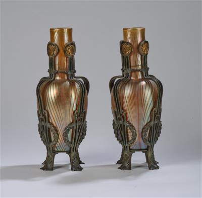 Paar Vasen mit Messingmonturen, Johann Lötz Witwe, Klostermühle, 1899 - Jugendstil und angewandte Kunst des 20. Jahrhunderts