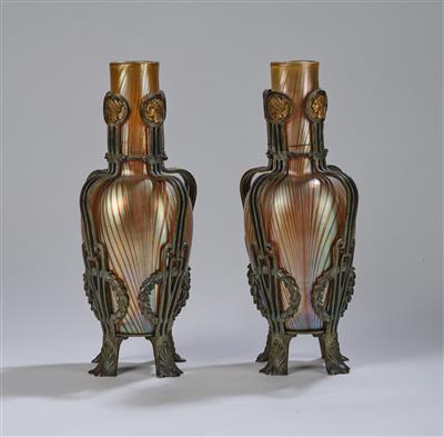 A pair of vases with brass mounts, Johann Lötz Witwe, Klostermühle, 1899 - Jugendstil e arte applicata del XX secolo