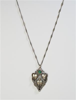 A silver pendant with stylised floral motifs and grapes, Theodor Fahrner, Pforzheim, c. 1914 - Jugendstil e arte applicata del XX secolo