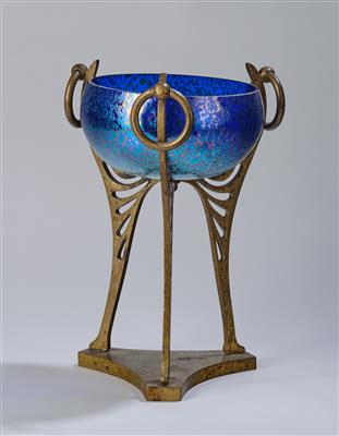 A vase in a brass structure, Johann Lötz Witwe, Klostermühle for E. Bakalowits Söhne, Vienna, c. 1901 - Secese a umění 20. století