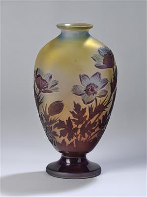 Vase mit Klematis, Emile Gallé, Nancy, 1920er Jahre - Jugendstil und angewandte Kunst des 20. Jahrhunderts