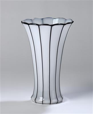 Vase mit schwarzen Fäden, Johann Lötz Witwe, Klostermühle, 1914 - Jugendstil und angewandte Kunst des 20. Jahrhunderts