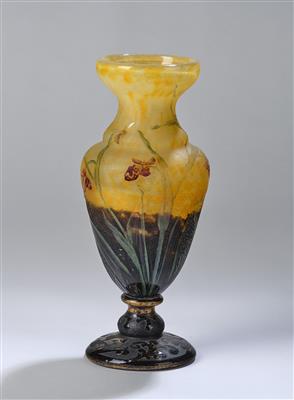 A vase “Violaceae”, Daum, Nancy, c. 1900, - Secese a umění 20. století