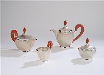 A four-part Art Déco silver service, Florence, c. 1950 consisting of: a teapot with cover, a coffee pot with cover, a sugar bowl with cover and a creamer - Secese a umění 20. století