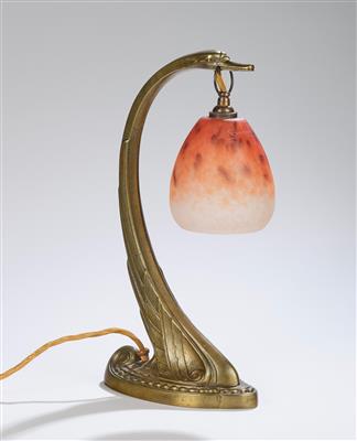 C. Ranc, Tischlampe aus Bronze in Form eines Vogels mit einem Lampenschirm von Verrerie Schneider, Epinay-sur-Seine, um 1925/30 - Jugendstil & Angewandte Kunst des 20. Jahrhunderts