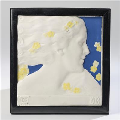 A tile with female profile, Wiener Kunstkeramische Werkstätte, 1918 - Secese a umění 20. století