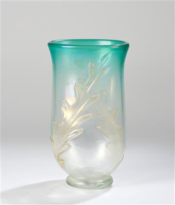 Hohe Vase "con applicatione", Entwurf: Flavio Poli, um 1940, Ausführung: Seguso Vetri d' Arte - Jugendstil & Angewandte Kunst des 20. Jahrhunderts