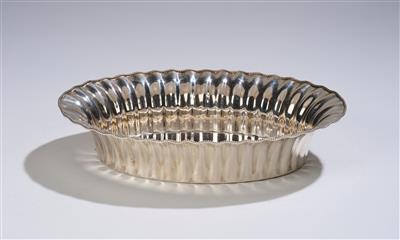 An oval silver bowl with beaded decoration, Alexander Sturm, c. 1922 - Secese a umění 20. století