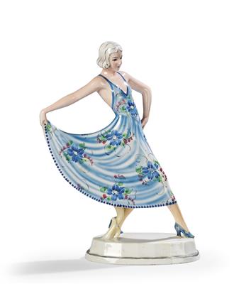 Stephan Dakon, a female dancer with floral dress standing on a stepped oval base, model number 6754, Wiener Manufaktur Friedrich Goldscheider, by c. 1941 - Secese a umění 20. století