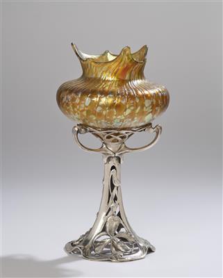 A vase with silver-plated mount with orchid motifs, Johann Lötz Witwe, Klostermühle, c. 1900 - Jugendstil e arte applicata del XX secolo