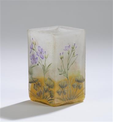 A vase “Viola”, Daum, Nancy, c. 1910 - Jugendstil e arte applicata del XX secolo