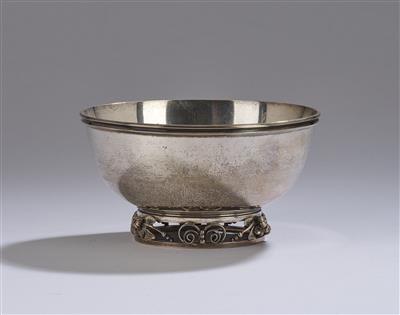 Alphonse La Paglia (Italy, 1907-53), a sterling silver centrepiece for International Silver, Meriden, Connecticut - Dalla Collezione Schedlmayer  II
