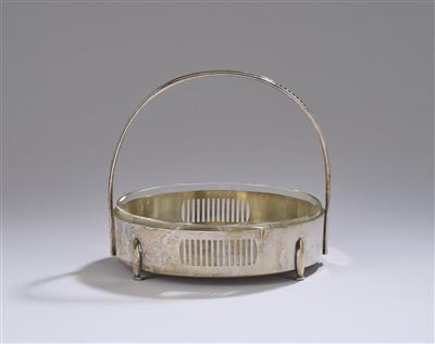 A handled basket, attributed to Hans Ofner, Argentorwerke Rust & Hetzel, Vienna, c. 1910 - Dalla Collezione Schedlmayer  II