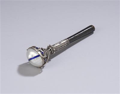 A silver umbrella handle with mother-of-pearl, Vienna, by May 1922 - Sbírka Schedlmayer II