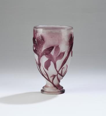 A footed vase "Cyclames", Emile Gallé, Nancy, c. 1900 - Jugendstil e arte applicata del XX secolo