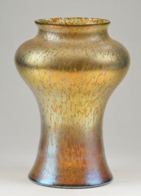 A large vase, Johann Lötz Witwe, Klostermühle, 1898 - Secese a umění 20. století