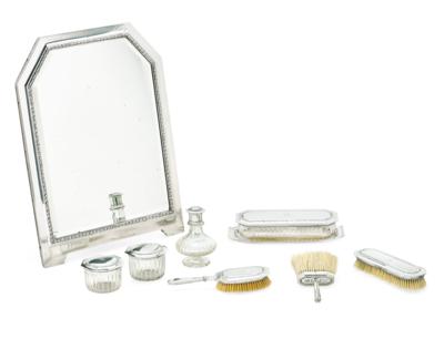 A nine-piece toilette set made of silver, J. C. Klinkosch, Vienna, c. 1920 - Secese a umění 20. století