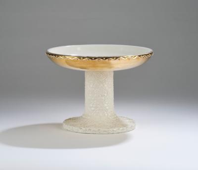 A centrepiece (original title: "Aufsatz, graviert, No 55"), model number K 508, executed by Wiener Keramik, 1910/11 - Jugendstil e arte applicata del XX secolo