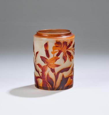 A vase with magnolias, Emile Gallé, Nancy, 1905-08 - Jugendstil e arte applicata del XX secolo