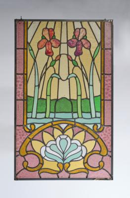 A large coloured stained glass window with lily decor and arabesque water lilies, c. 1900/1920 - Jugendstil and 20th Century Arts and Crafts