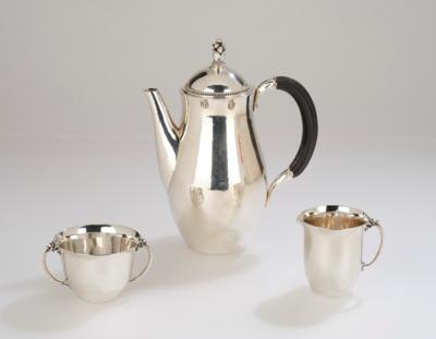 Harald Nielsen, a three-piece coffee service made of sterling silver, model number 456 A and 456 B, Georg Jensen, Copenhagen, by 1945 - Secese a umění 20. století