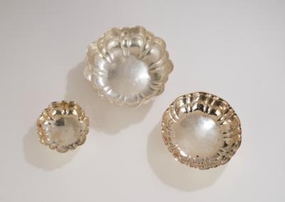 Josef Hoffmann, three silver bowls in different sizes, designed in around 1935, executed by Alexander Sturm, Vienna - Jugendstil e arte applicata del XX secolo