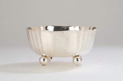 A silver bowl with spherical feet, Vincenz Carl Dub, Vienna, as of May 1922 - Jugendstil e arte applicata del XX secolo