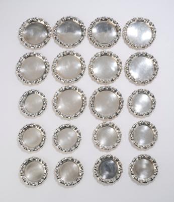 A twenty-piece silver set: ten small and ten large coasters, Jarosinski & Vaugoin, Vienna, after May 1922 - Jugendstil e arte applicata del XX secolo