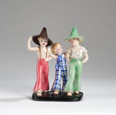 Germaine Bouret, a group of three: three striding children (two boys with a girl, walking arm in arm), model number 7039, designed in around 1934/35 - Jugendstil e arte applicata del XX secolo