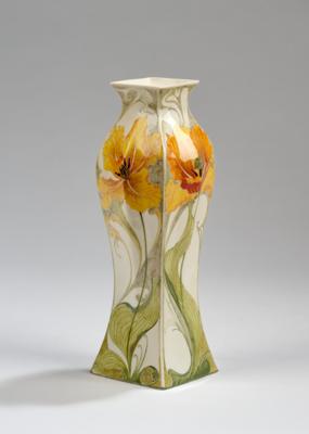 A unique vase made of eggshell porcelain with floral motifs, executed Haagsche Plateelbakkerij Rozenburg, The Hague 1908 - Jugendstil and 20th Century Arts and Crafts