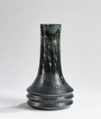 A vase, attributed to Leopold Forstner, model number 105, Kunstgewerbeschule des K. K. Österreichischen Museums für Kunst und Industrie, Vienna, c. 1902 - Secese a umění 20. století