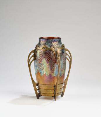 A vase with brass mount, Johann Lötz Witwe, Klostermühle, c. 1902 - Jugendstil e arte applicata del XX secolo