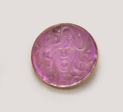 A brooch “Meduse”, René Lalique, Wingen-sur-Moder, designed in around 1912 - Secese a umění 20. století