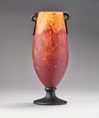 A large handled vase "Marbre", Verrerie Schneider, Epinay-sur-Seine, c. 1922-24 - Secese a umění 20. století